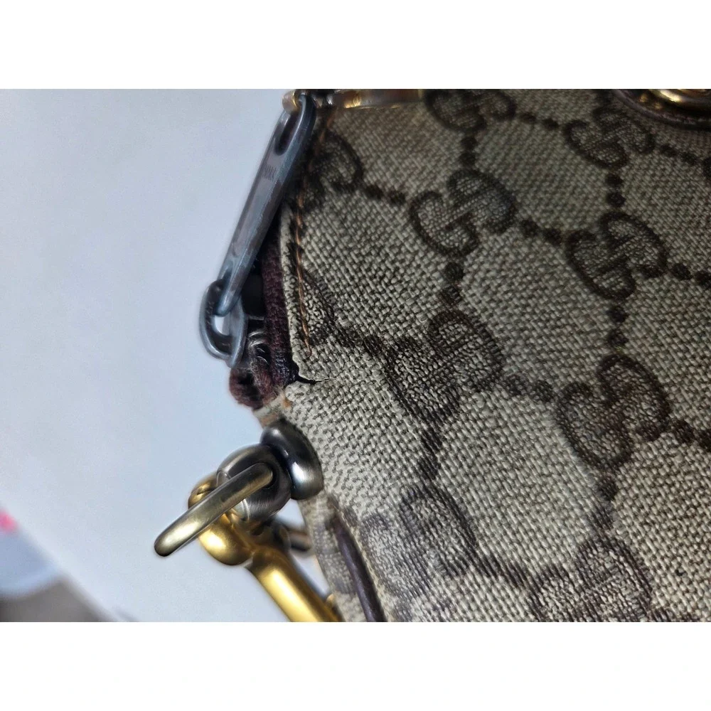 Gucci Accessory Collection GG Supreme Vintage Crossbody Bag Brown Monogram